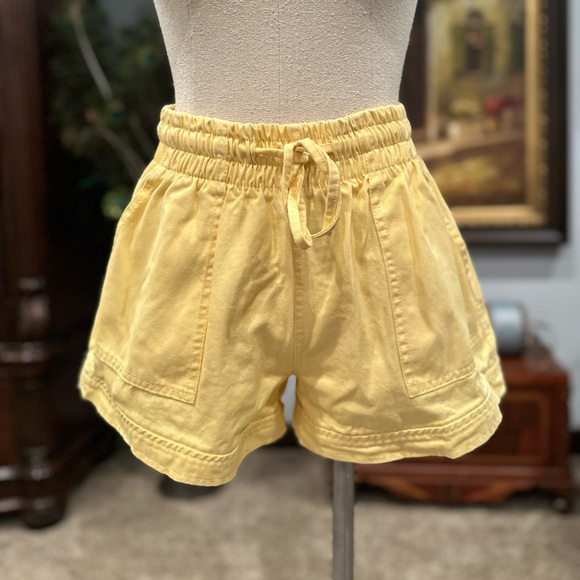 Forever 21 yellow high waisted shorts size medium - Picture 1 of 6